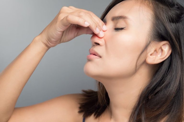 Nâng mũi bị lòi sụn có nguy hiểm không?